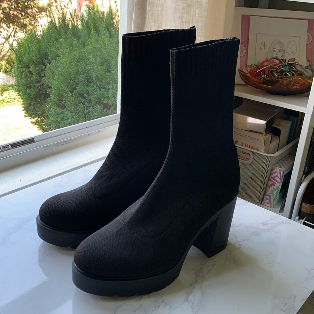 ASOS DESIGN EVANNA CHUNKY SOCK BOOT